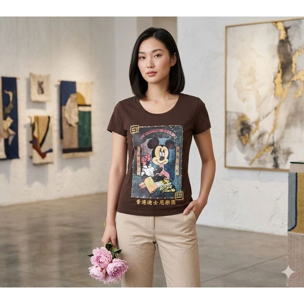 Disneyland Hong Kong T-Shirt Womens Jr Sz L Minnie Mouse Tee Indie Eclectic Y2K